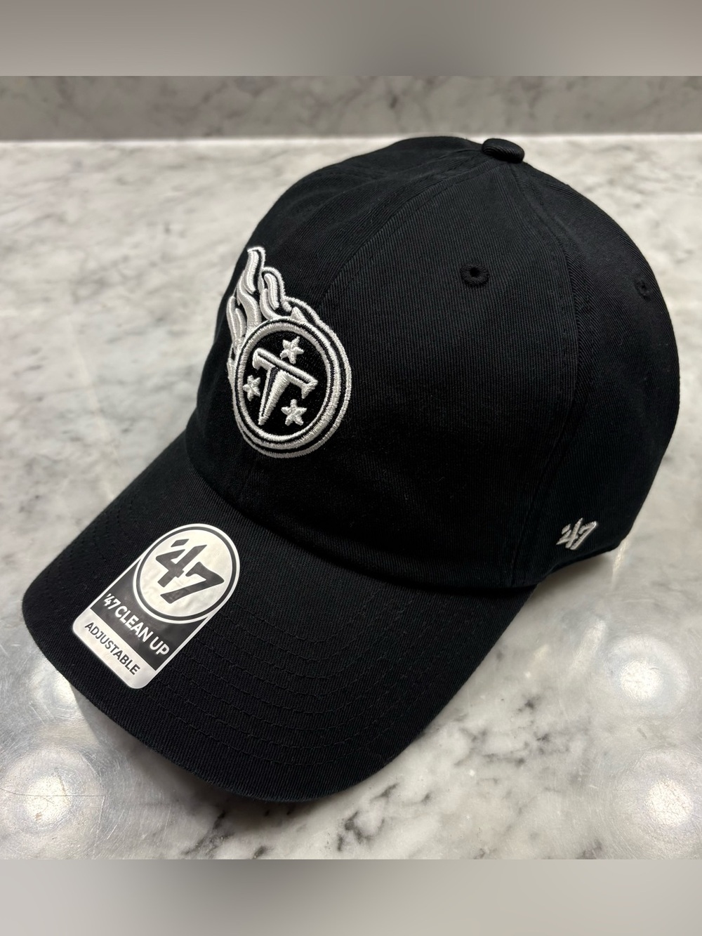 Tennessee Titans '47 Brand NFL Clean Up Adjustable Strap Hat Black & White